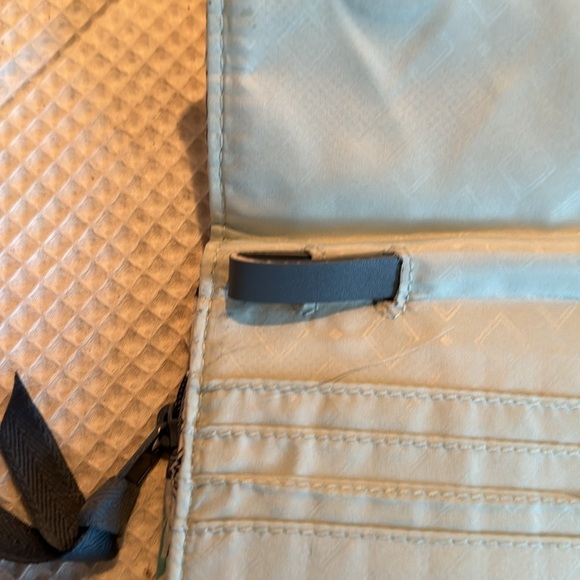 Vera Bradley Penelope’s Garden Hedgehog Purse & Wallet - Picture 7 of 8